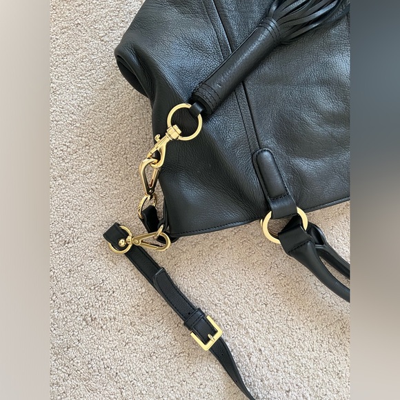 G.I.L.I. Black Pebbled Grain Leather Roma Handbag Purse Bag Fringe Gold Hardware - Picture 3 of 10